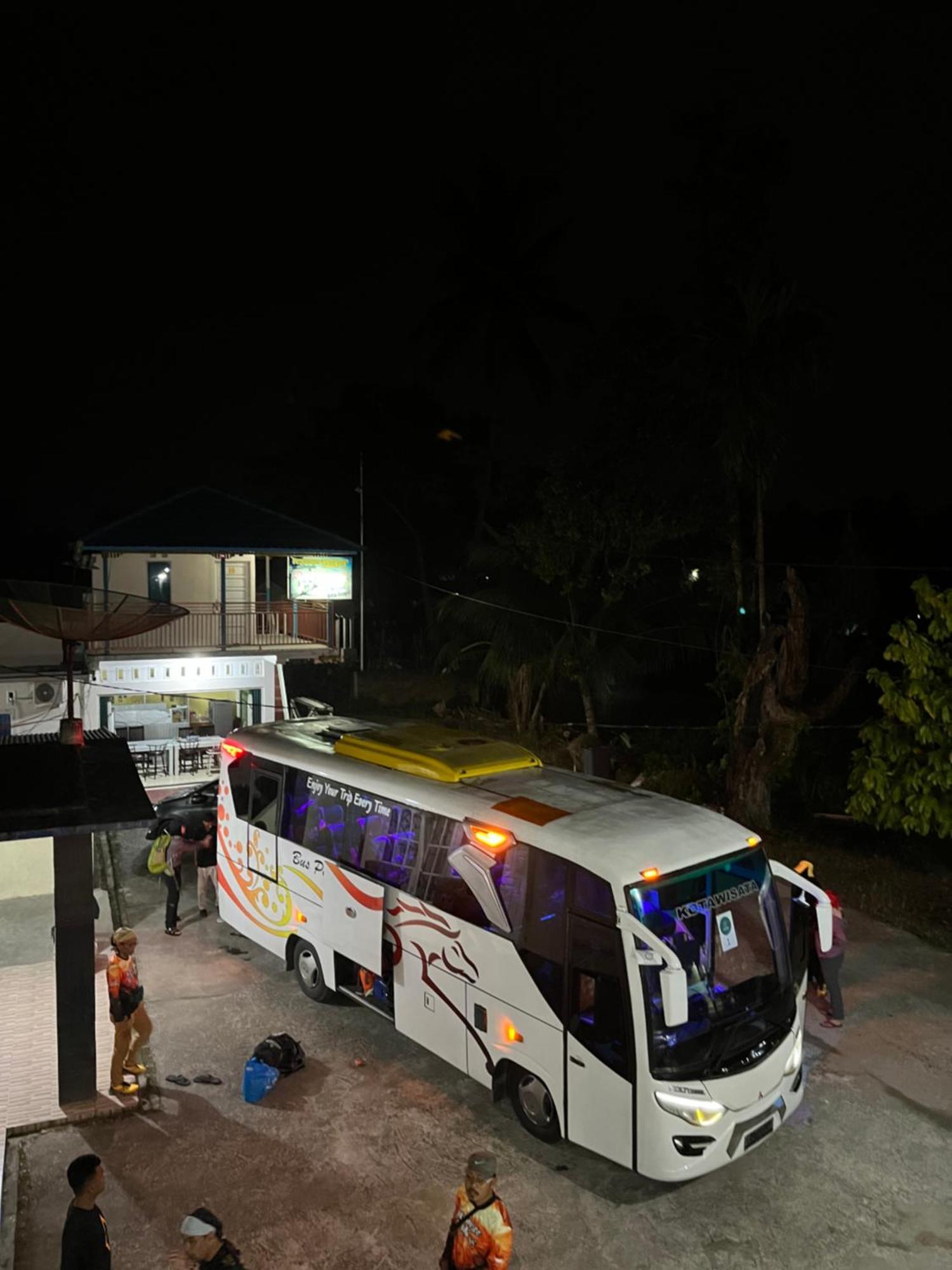 Penginapan Malompek Syariah Padang  Buitenkant foto